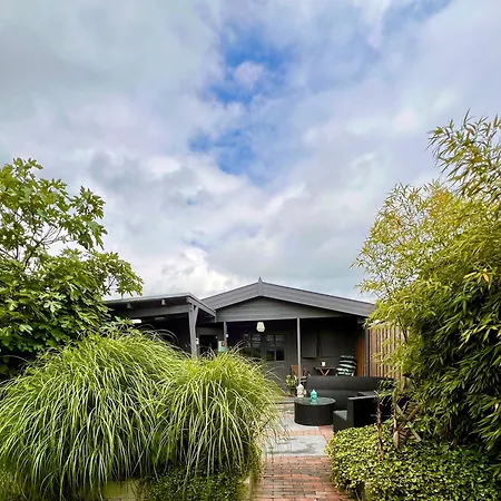 Buddha Style Family House & Jacuzzi & Sauna Near Amsterdam Vijfhuizen