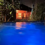 1001 Nights Luxury Oasis With Jacuzzi Sauna And Garden Near Amsterdam Horská chata