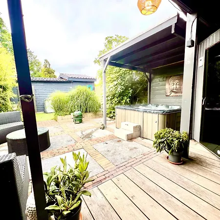 Cozy With Sauna, Jacuzzi&yard Near Amsterdam Chalet *