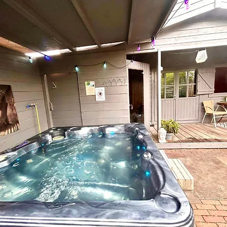 Chalet Buddha Style Family House & Jacuzzi & Sauna Near Amsterdam