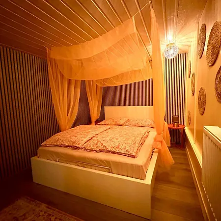 Horská chata 1001 Nights Luxury Oasis With Private Jacuzzi Sauna And Garden Between Amsterdam Haarlem And Schiphol Airport Vijfhuizen