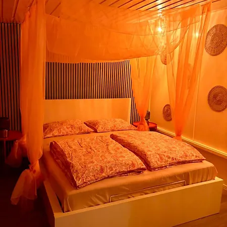 Horská chata 1001 Nights Luxury Oasis With Private Jacuzzi Sauna And Garden Between Amsterdam Haarlem And Schiphol Airport *