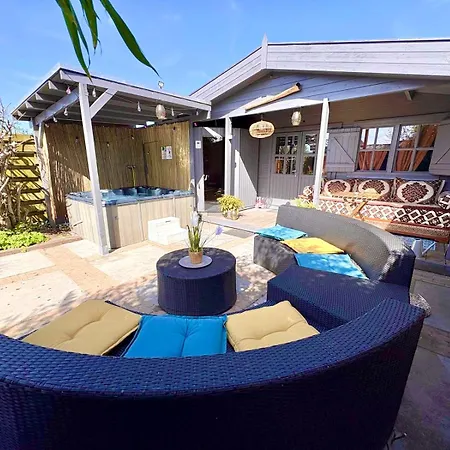 シャレー 1001 Nights Luxury Oasis With Private Jacuzzi Sauna And Garden Between Amsterdam Haarlem And Schiphol Airport *