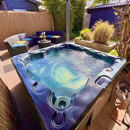 1001 Nights Luxury Oasis With Private Jacuzzi Sauna And Garden Between Amsterdam Haarlem And Schiphol Airport *