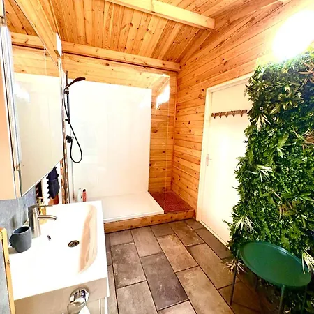 1001 Nights Luxury Oasis With Private Jacuzzi Sauna And Garden Between Amsterdam Haarlem And Schiphol Airport Horská chata *