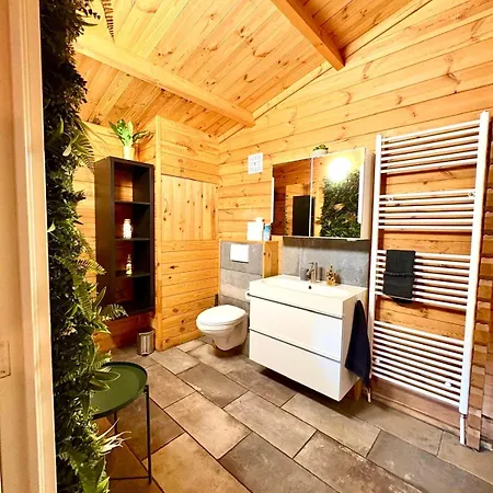 1001 Nights Luxury Oasis With Private Jacuzzi Sauna And Garden Between Amsterdam Haarlem And Schiphol Airport Horská chata Vijfhuizen