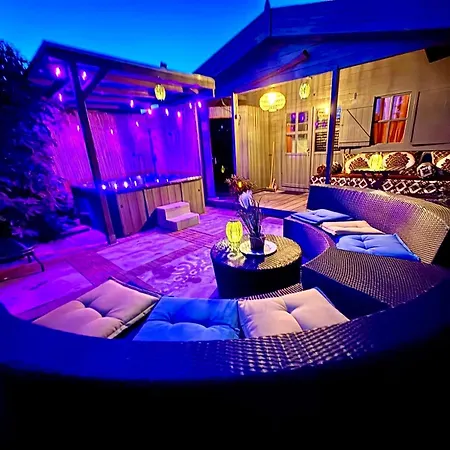 1001 Nights Luxury Oasis With Private Jacuzzi Sauna And Garden Between Amsterdam Haarlem And Schiphol Airport *
