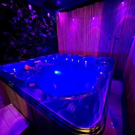 Chalet 1001 Nights Luxury Oasis With Private Jacuzzi Sauna And Garden Between Amsterdam Haarlem And Schiphol Airport *