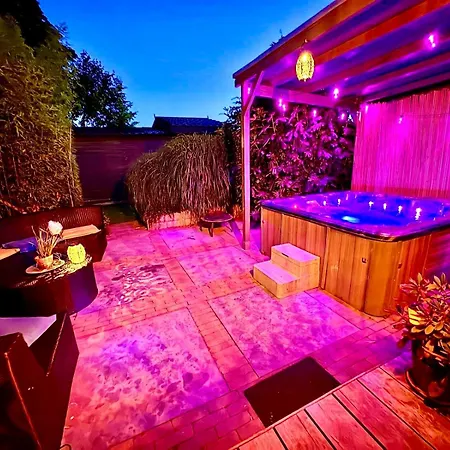 1001 Nights Luxury Oasis With Private Jacuzzi Sauna And Garden Between Amsterdam Haarlem And Schiphol Airport Horská chata Vijfhuizen