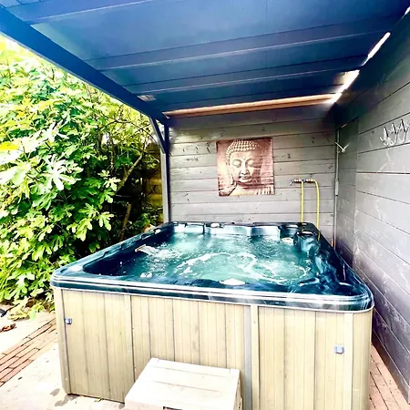 Buddha Style Family House & Jacuzzi & Sauna Near Amsterdam *